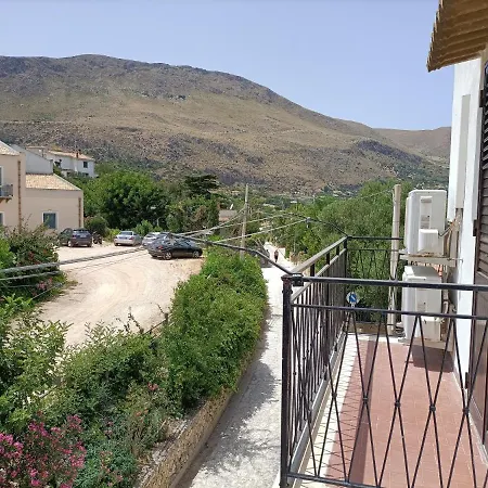 La Casetta A Scopello (Sicily)